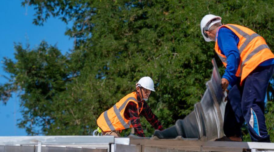 Expert Emergency Roof Repairs services in Pekin, ND
